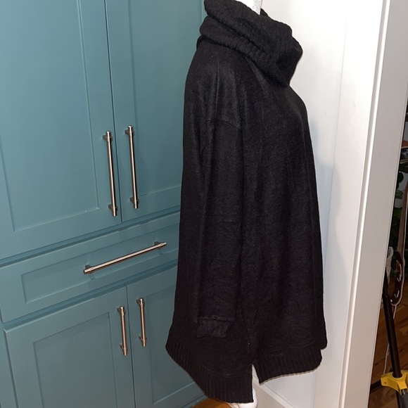 NWT Lulus Autumn Daze Cowl Neck Tunic in Black - Picture 4 of 7